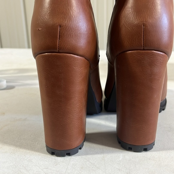 Shoe dazzle, size 8, brown - Picture 3 of 4